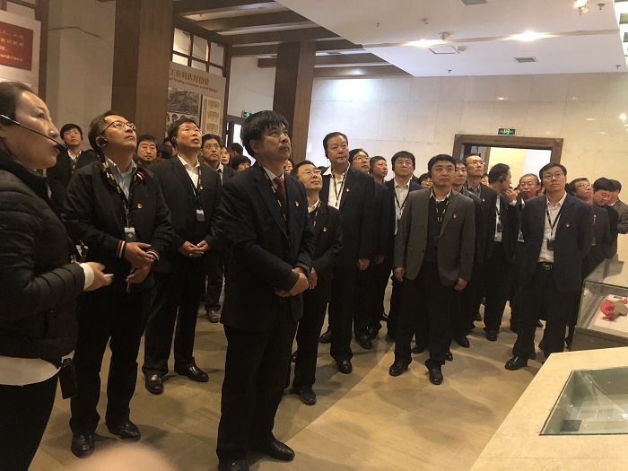 4参观西柏坡陈列馆1.JPG 4参观西柏坡陈列馆1.JPG